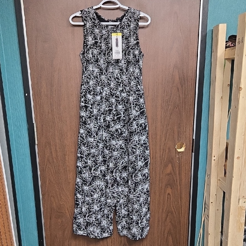 Andrew Marc Size S Black White Floral Print Smocked Sleeveless Cropped Jumpsuit